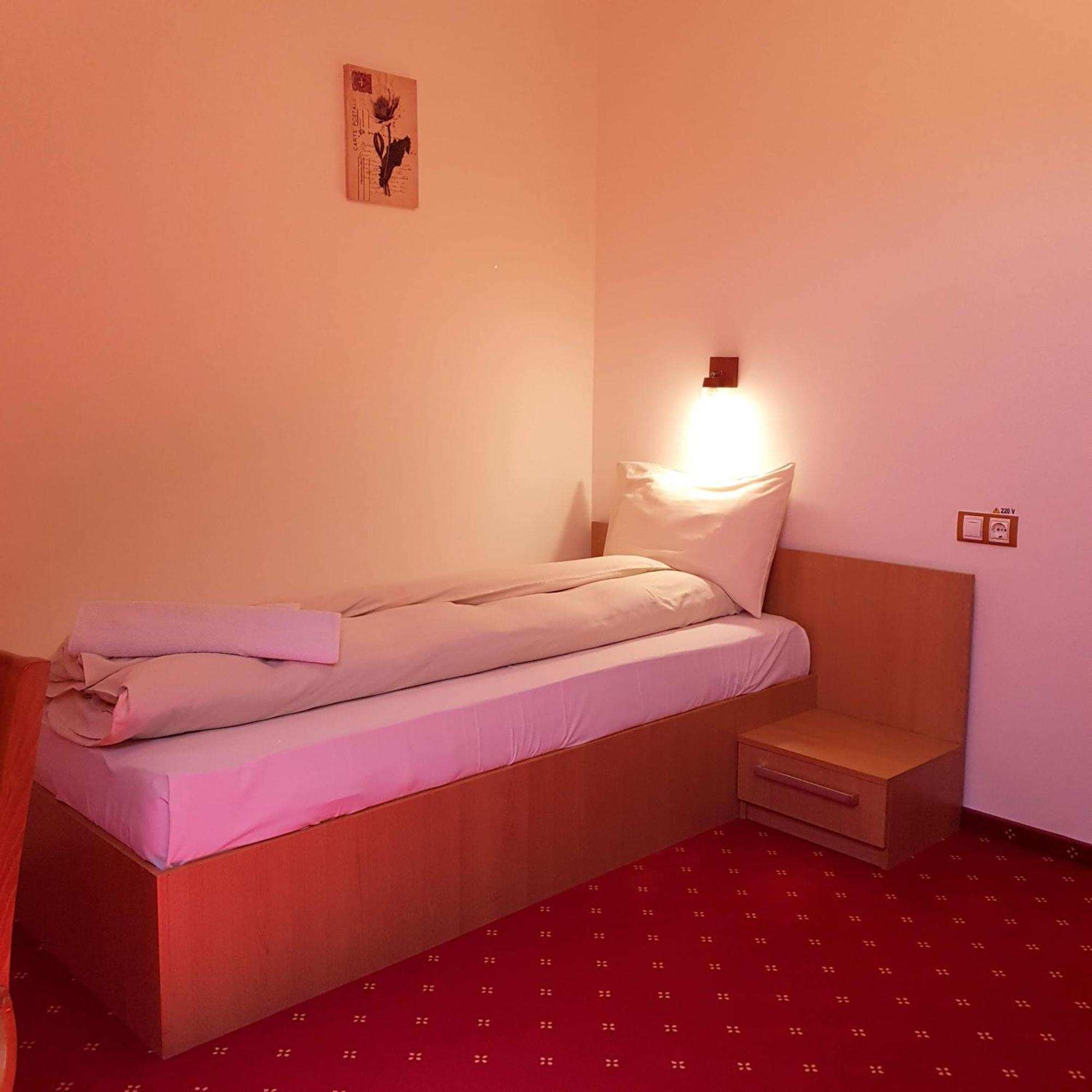 Motel Vector Găeşti Exterior foto